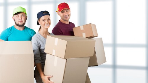 Flexible Dagenham van service handling furniture and boxes